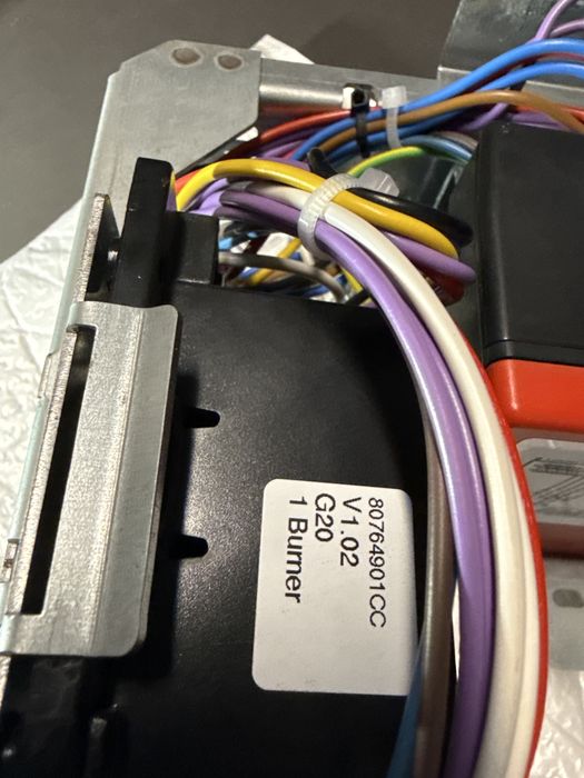 Honeywell DFGT-03MC01 i S4965C3011 moduł sterownik palnika