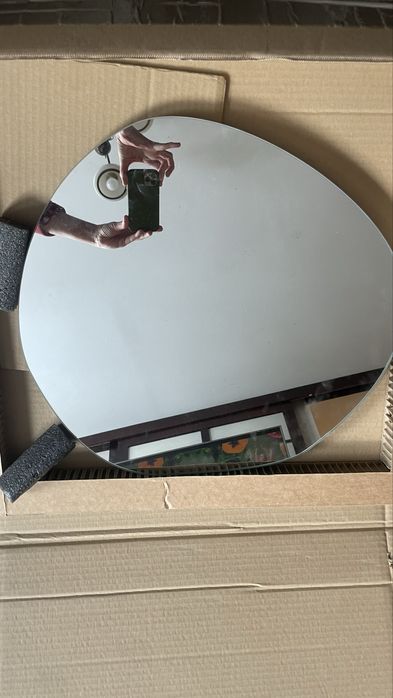 Lustro łazienkowe z podświetleniem