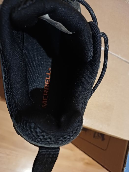 Трекинговые кросовки  Merrell на мембране зимние с утеплителем.