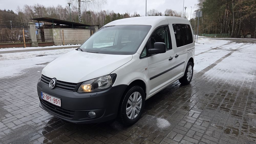 VW Caddy_2012r.lift_5osób_podgrzewane fotele