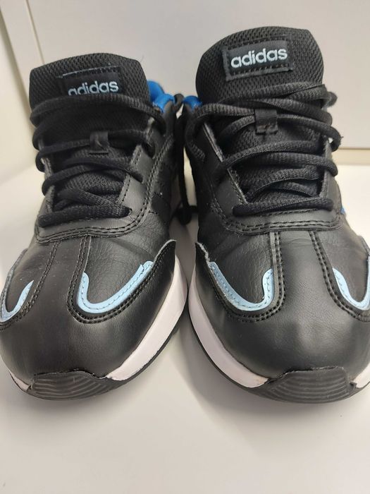 Sapatilhas adidas como novas