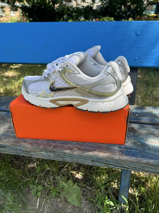 Кросівки Nike V5 RNR