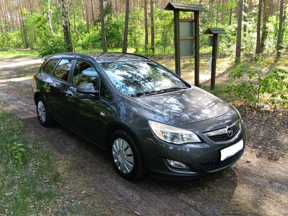 Opel Astra J 1.4 turbo 2011r.