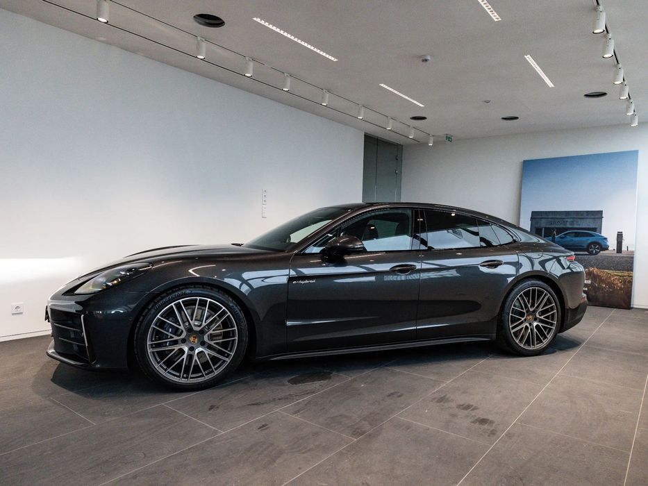 Porsche Panamera 4 E-Hybrid