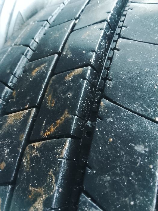 Шина  вантажна 225/75 r17.5