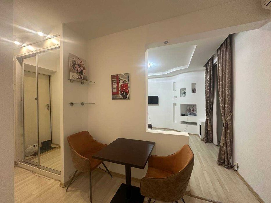 1-кімнатна  Південноукраїнська 5/5