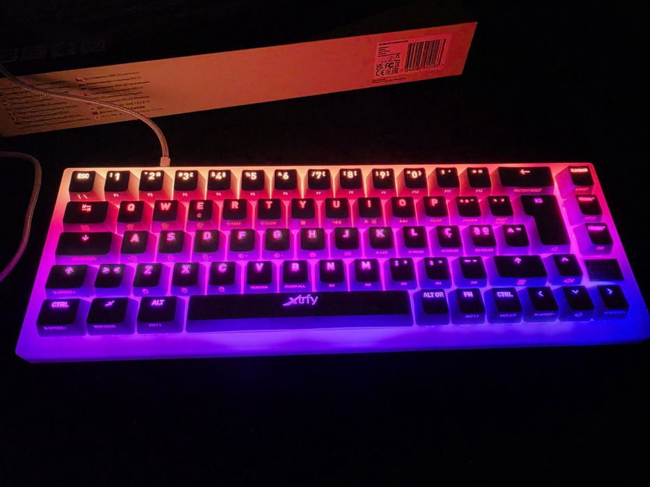 Xtrfy K5 RGB Compact 65% Branco