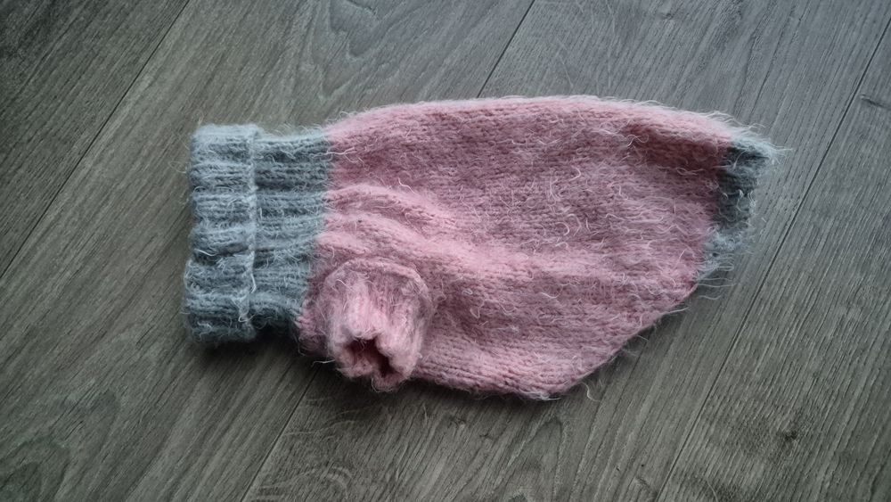 Ręcznie robione ubranka/sweterki 2szt. dla miniaturki OKAZJA !!