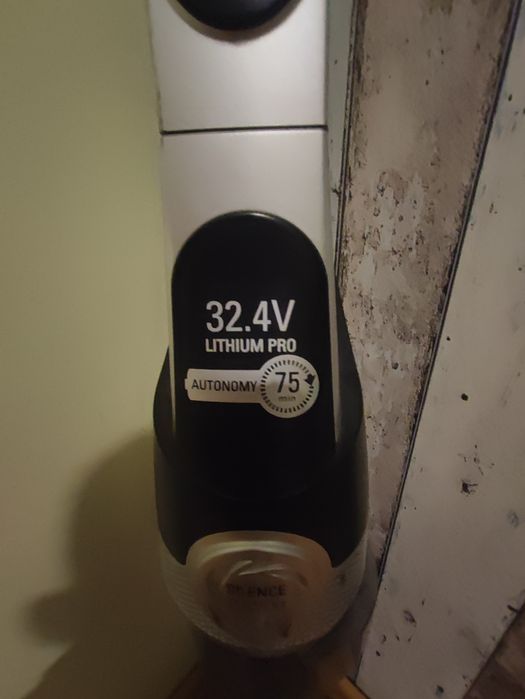 Rowenta RH8995WO Air Force Extreme Silence 32,4v