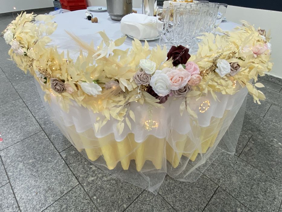 Arranjo / Guirlanda de flores para decoracao casamento e outras festas