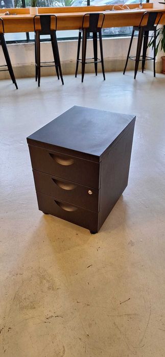 Moveis, Estantes & Vidros - Liquidação de Escritório