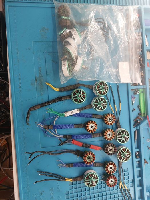 Silniki t-motor velox v2  2207 1950kv