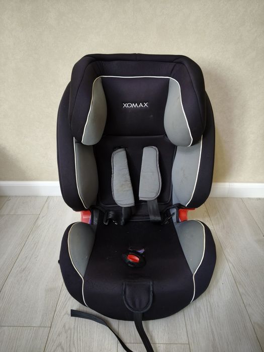 Автокрісло Xomax