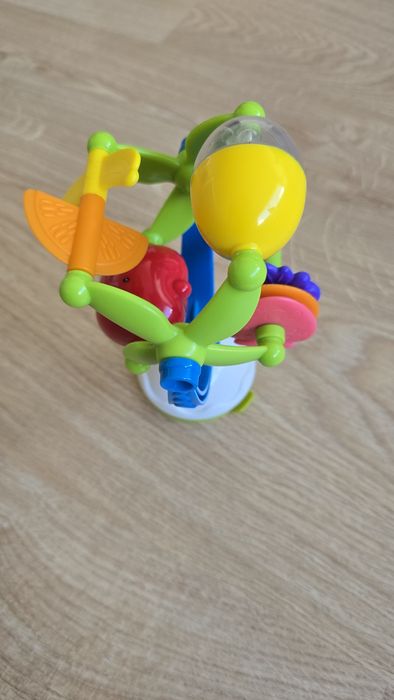 Brinquedo musical Chicco fruta rotativa