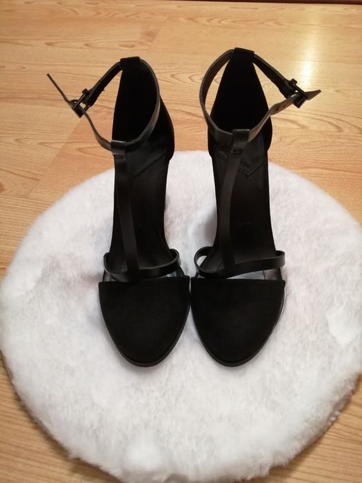 Buty na koturnie 37