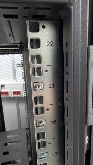 HP 22u Server Rack512123578499747844