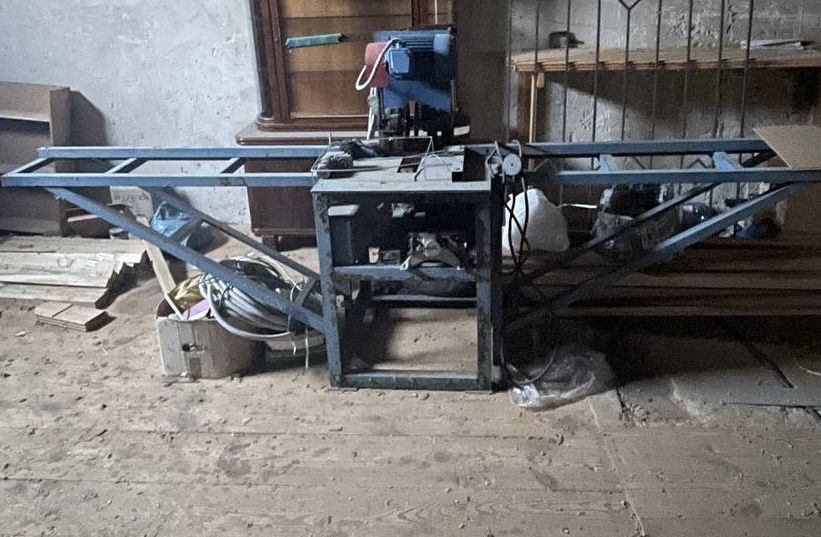 Деревообробний верстат