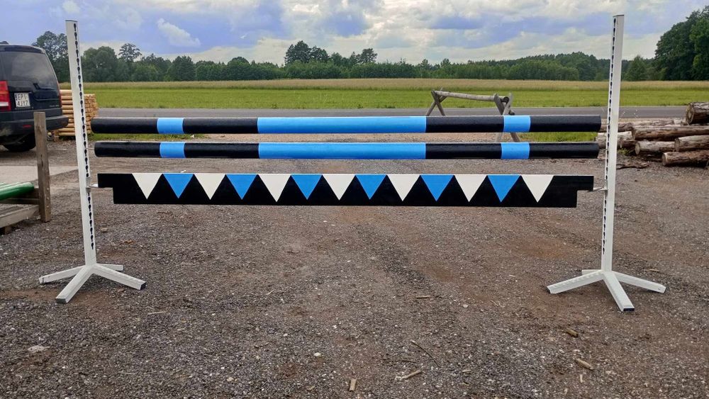 Przeszkody dla koni ,ogrodzenia drewniane  farmerskie ,słupki