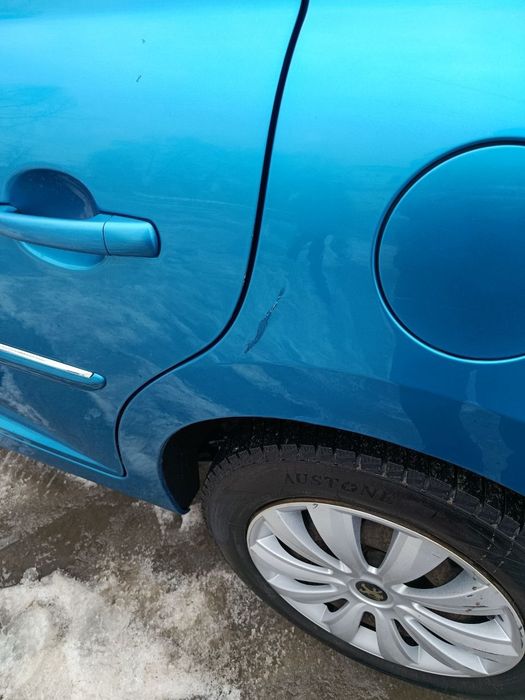 Автомобіль Peugeot 207 2012 рік