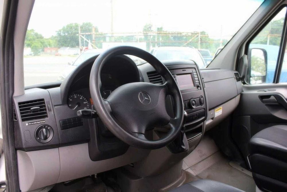 Mercedes-Benz Sprinter      2015