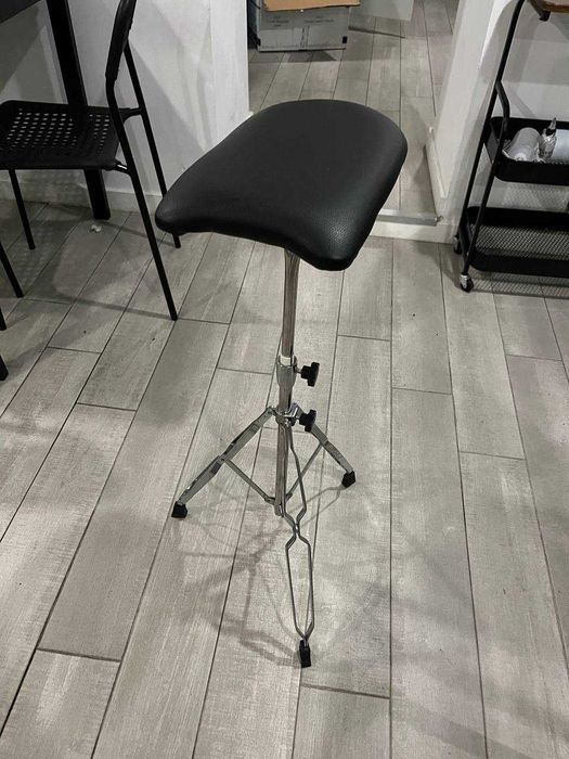 Banco Ajustável Profissional com Base Tripé