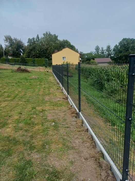 Ogrodzenie Panelowe 3D Podmurówka Słupki Montaż