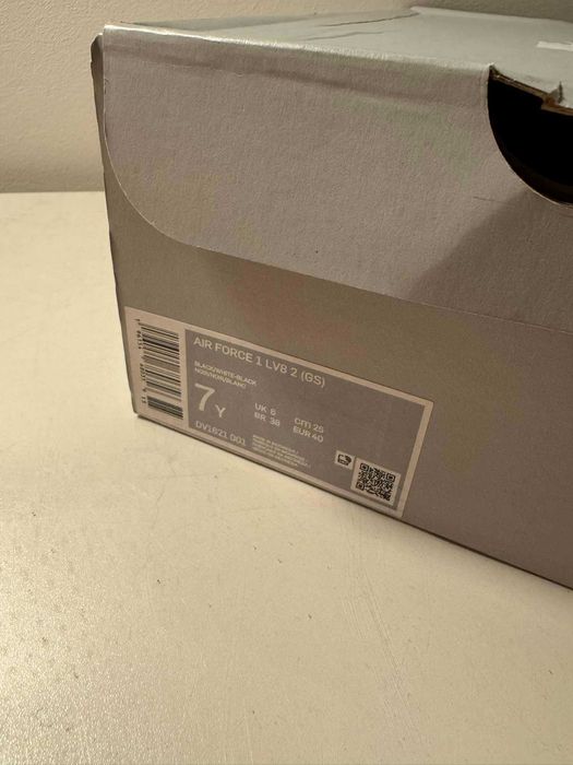 Buty czarno-białe Nike air force 1LV8