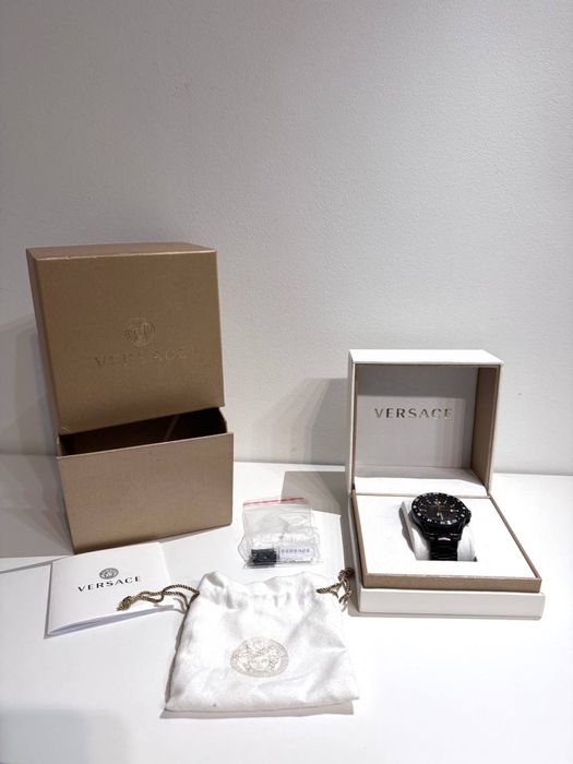 Zegarek męski Versace VE2W00622