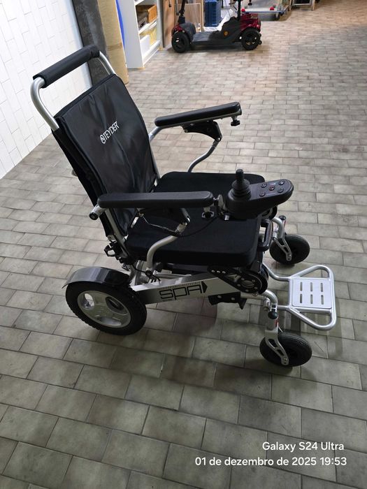 Cadeira de rodas marca TEYDER modelo SPA