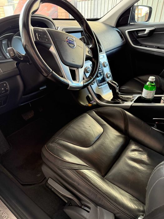 volvo xc60  2015 р   2.0  дизель