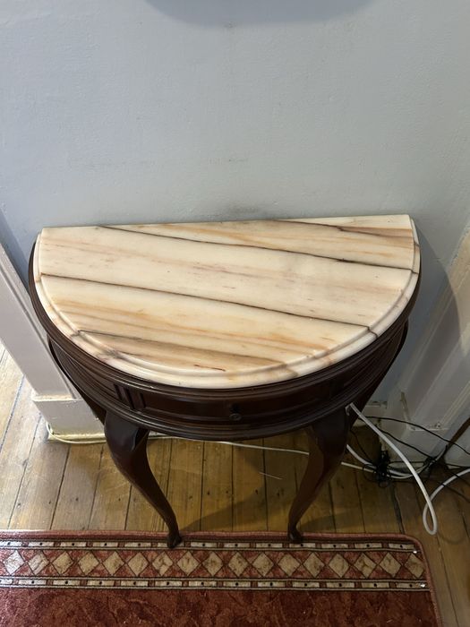 Cabinet with Mirror64564138194307123