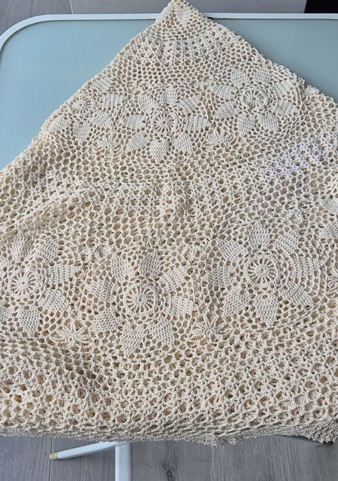 Toalha de mesa antiga em crochet feita à mão