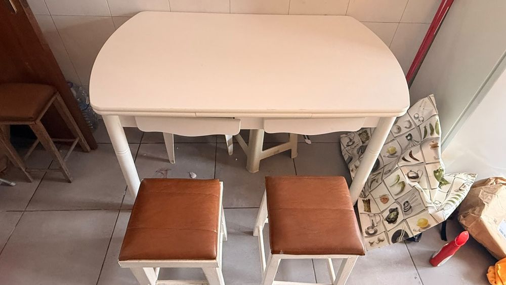 Mesa de Cozinha Extensível + Bancos