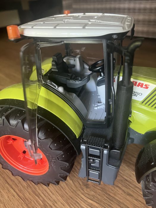 Трактор Bruder Claas Axion 950 з навантажувачем 1:16