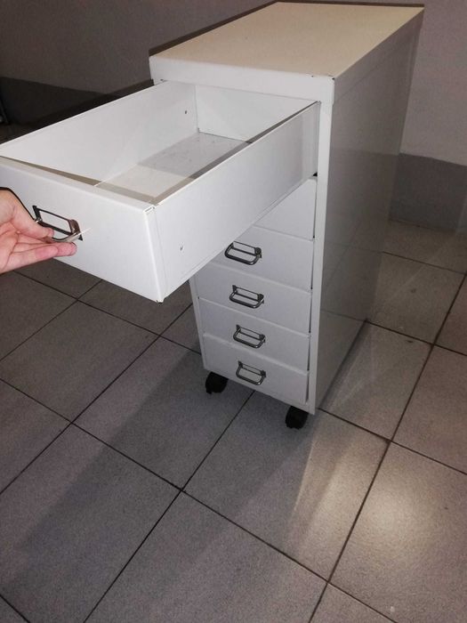 móvel de gavetas branco