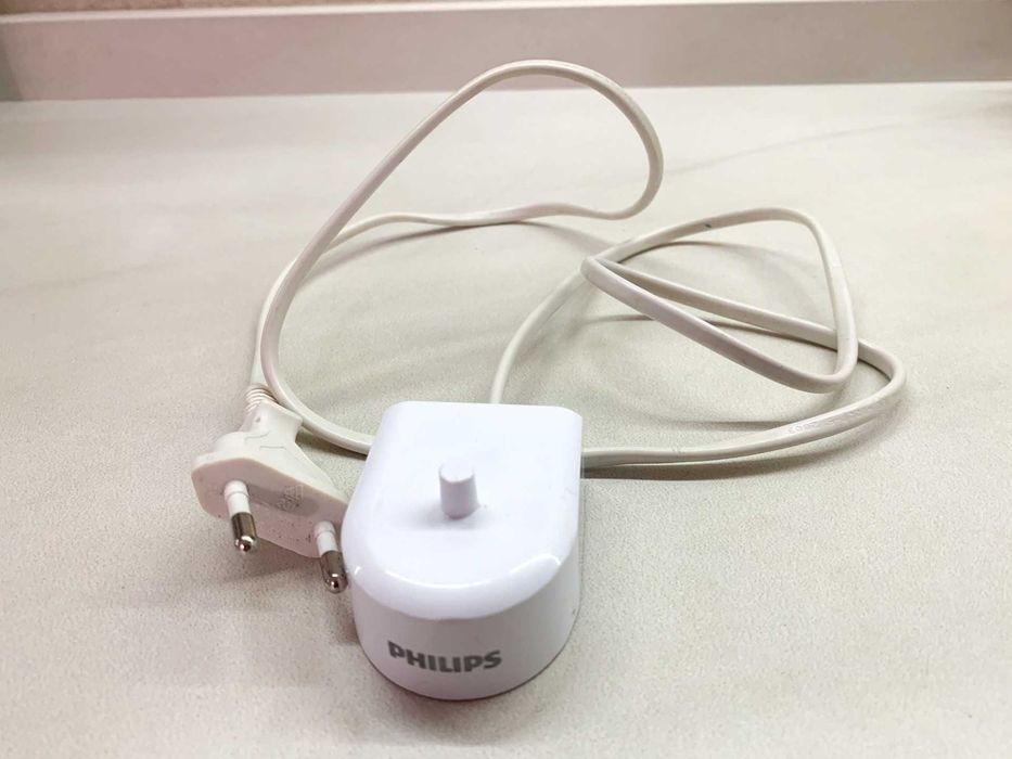 Зарядний пристрій для зубної щітки Philips