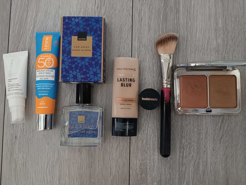 Mix kosmetyków z huda beauty
