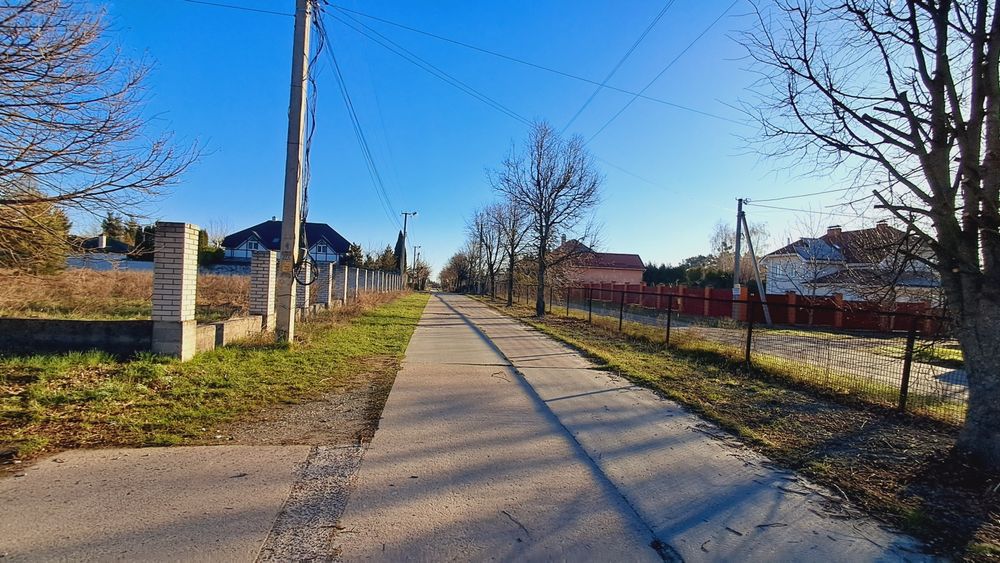 12 соток з електрикою. Ліс. Озеро.