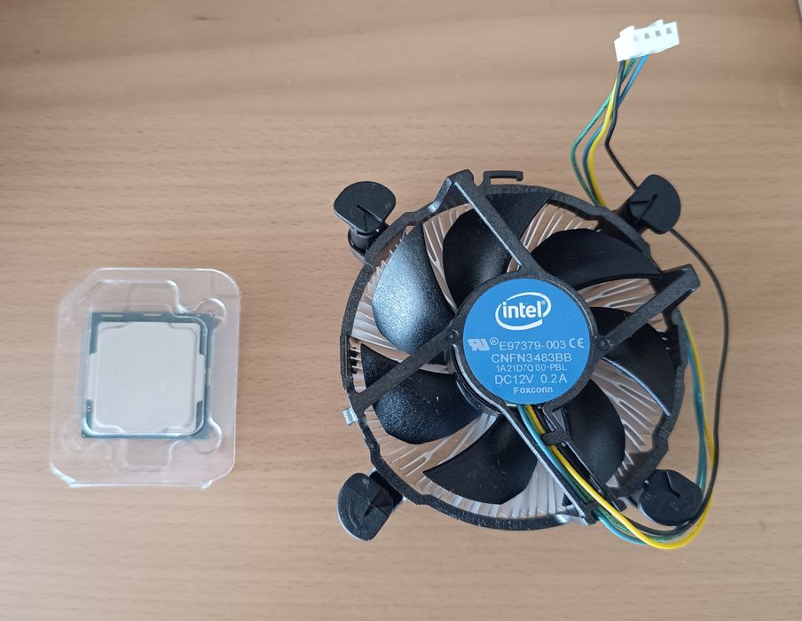 Intel Core i3-10100 – 4 Cores / 8 Threads – Excelente estado