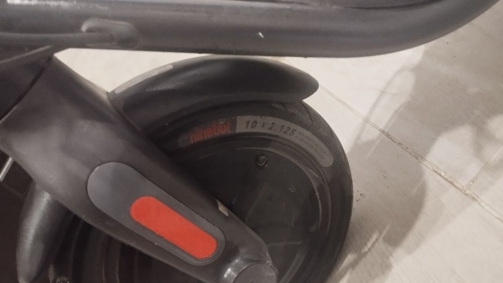 Продам самокат Ninebot F25E