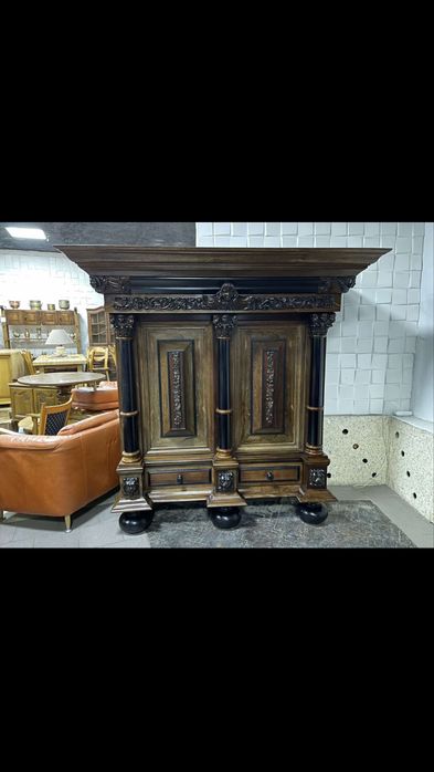 Дубовый шкаф  Голандия