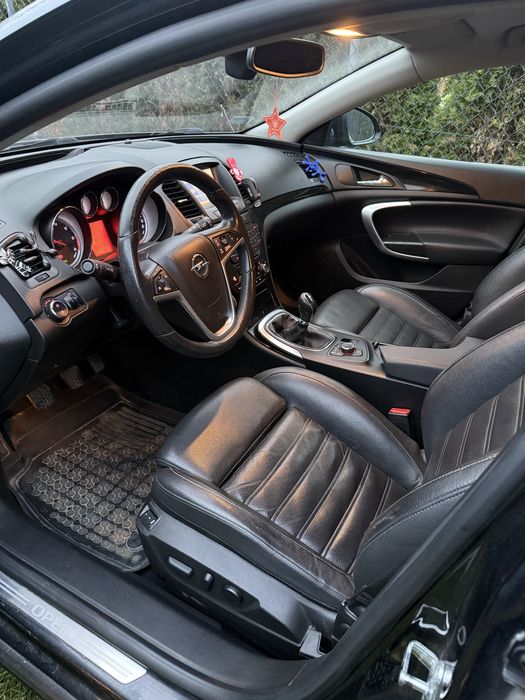Opel insignia 2011 rok