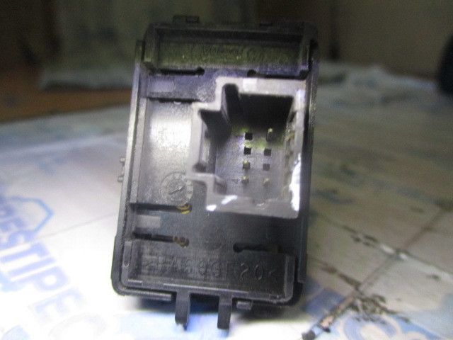 Comando / botão / interruptor vidros trás direito RENAULT Megane III (
