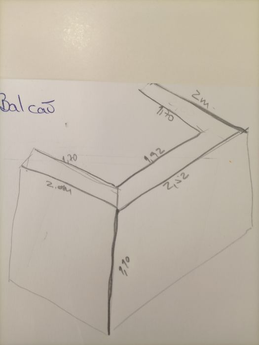Balcão de Receção / Atendimento em Madeira e Branco