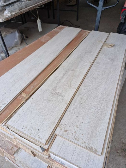 Panele podlogowe mdf 8mm uzywane na targach