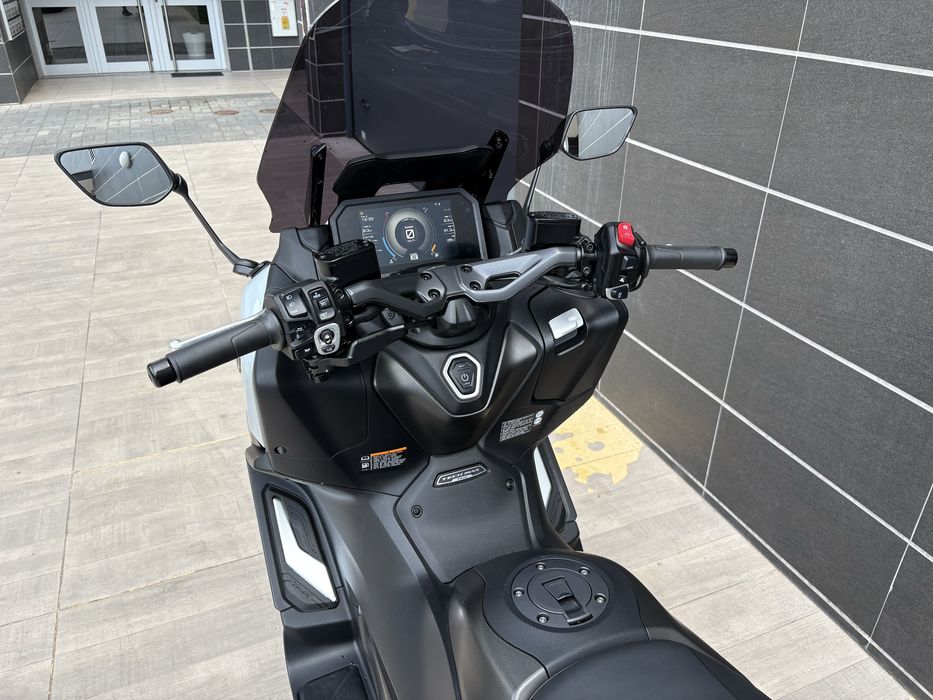 Tmax 560 Tech Max