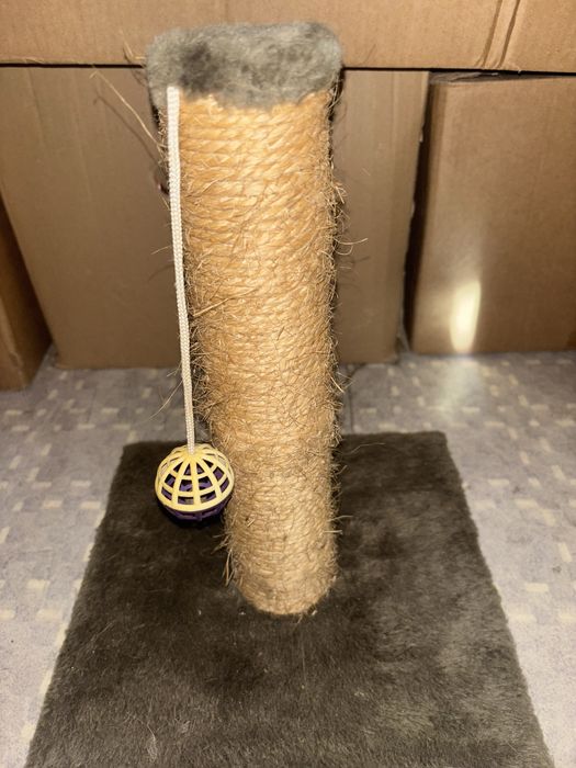 Arranhador gato com brinquedo