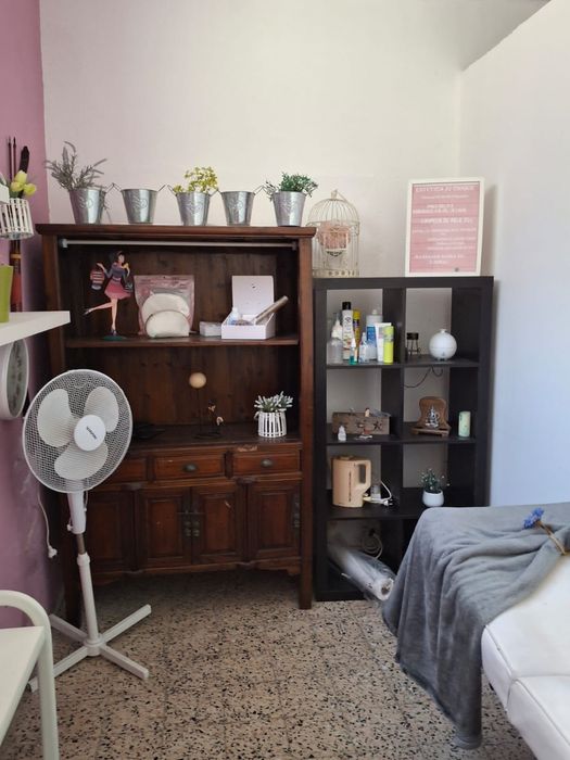 Aluga-se gabinete de estética em Santa Iria de Azóia