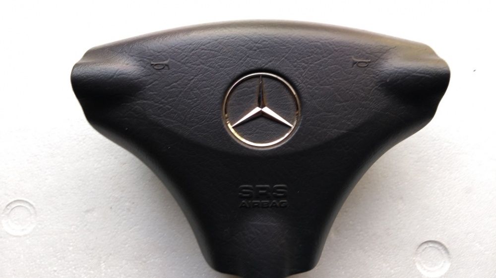Подушка безпеки Мерседес.