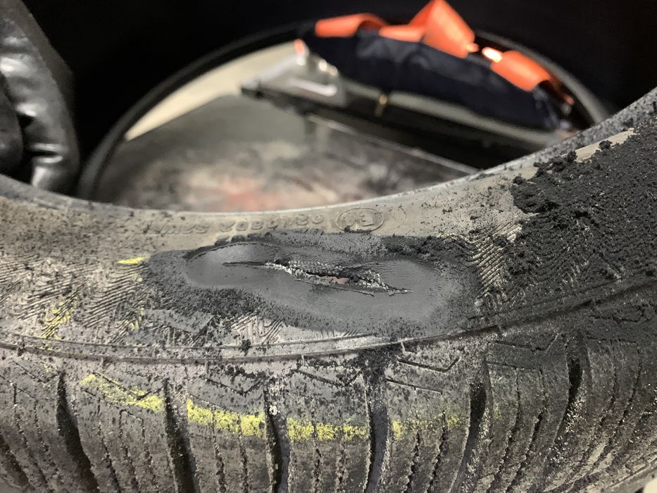 Ремонт шин - боковых порезов, шишек, разрывов. Горячая вулканизация.